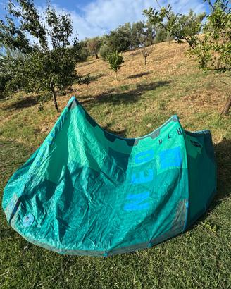 North Neo 8m (2017) + North Trust Bar (2016)