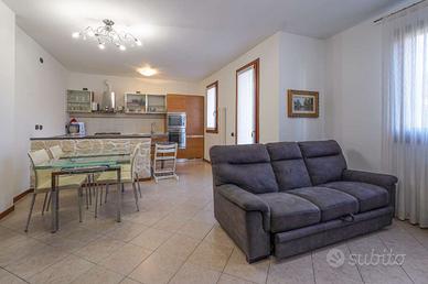 MOZZO ,TRILOCALE IN ZONA PASCOLETTO