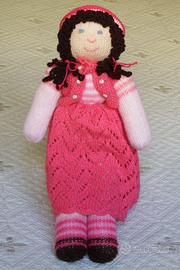 Bambola di lana fatta a mano