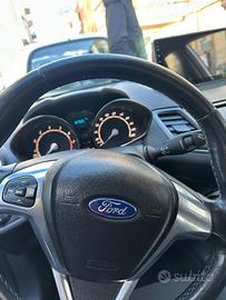 Ford fiesta 2013 con apple CarPlay integrato