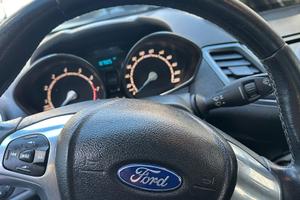 Ford fiesta 2013 con apple CarPlay integrato