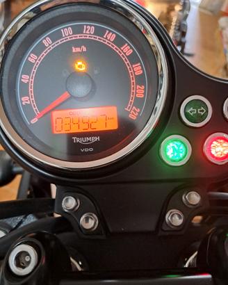  moto  triumph  900 