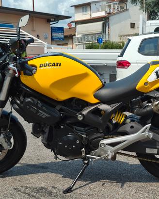 Ducati  696