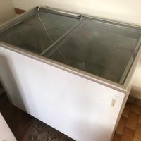 Congelatore vetrina gelati