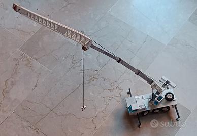 gru telescopica Krupp KMK 3035 1:50
