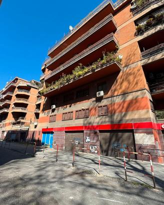 MAGLIANA – LOCALE MAGAZZINO AD USO INVESTIMENTO