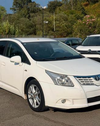 Toyota Avensis 2.2 D-Cat aut. Wagon Executive Safe