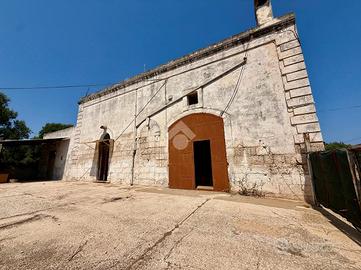 CASA DI CORTE A MONOPOLI