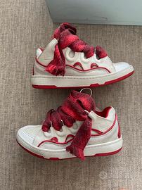 Lamvin bianche e rosse