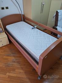 Letto da degenza elettrico Wimed modello Rebecca