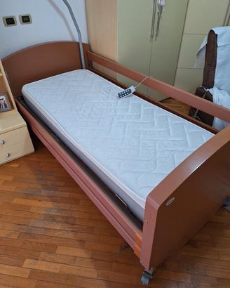 Letto da degenza elettrico Wimed modello Rebecca