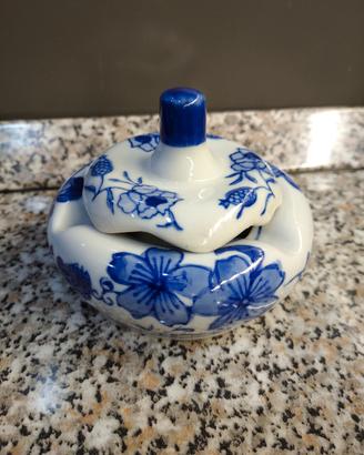 posacenere vintage in ceramica con coperchio