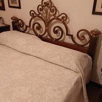 letto e 2 comodini 