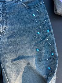 Jeans con camicia e maglione