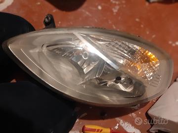 fanali anteriori lancia ypsilon 