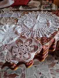 Centrini fatti a mano e altro  in tessuto vintage