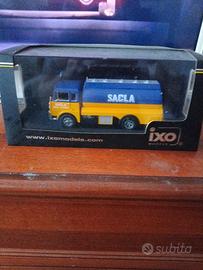 82 camion 1:24