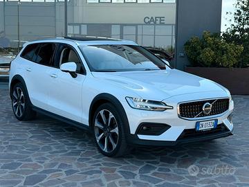 Volvo V60 Cross Country 2.0 B4 (d) AWD auto Plus B