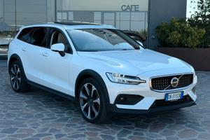 Volvo V60 Cross Country 2.0 B4 (d) AWD auto Plus B