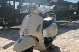 Vespa 300 Gts (2019)