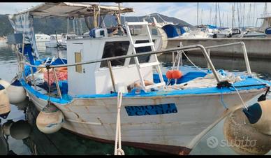Barca da pesca con licenza