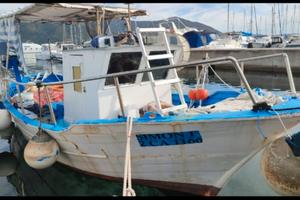 Barca da pesca con licenza