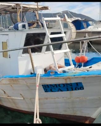Barca da pesca con licenza