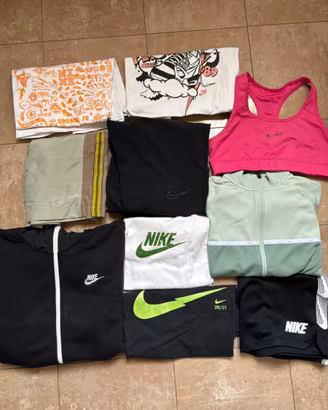 Lotto abbigliamento vario marca Nike
