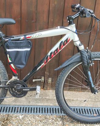 bicicletta Atala con cambio Shimano 24 rapporti 
