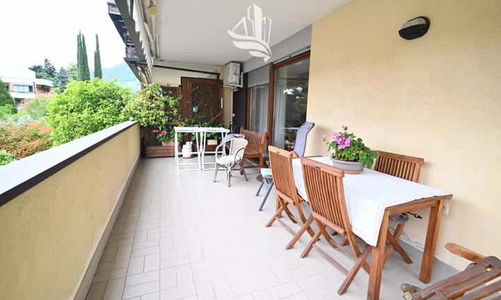 Bolzano - Via San Osvaldo: Luminoso trilocale co