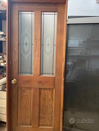 Portoncino svetrato in legno