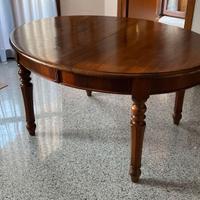 Tavolo ovale di legno allungabile
