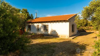 Alghero ampia villa indipenden k.m 1,500 dal mare