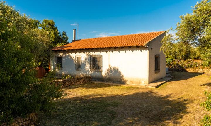 Alghero ampia villa indipenden k.m 1,500 dal mare