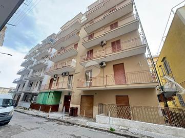 3 LOCALI A TORRE DEL GRECO