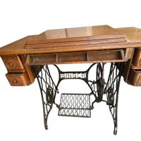 Mobiletto Singer con macchina da cucire anno 1923