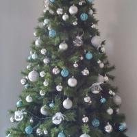 Albero di Natale con addobbi (no luci)