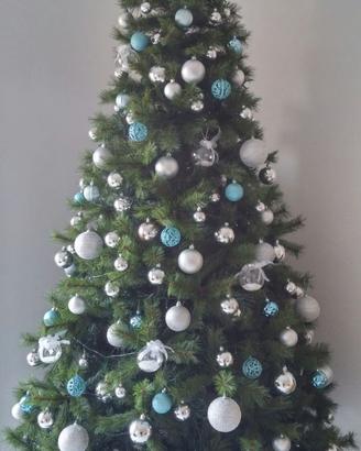 Albero di Natale con addobbi (no luci)