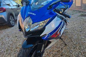 Perfetta  Suzuki gsxr750 2012 yoshimura