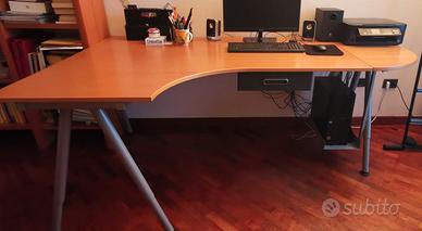 scrivania angolare in legno massiccio 