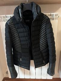 Piumino nero corto donna Guess taglia M