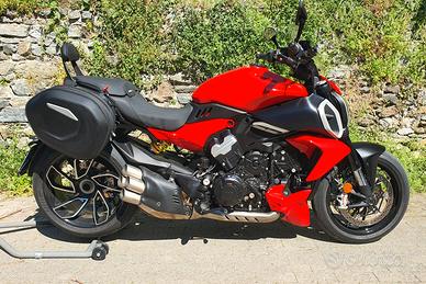 Diavel V4