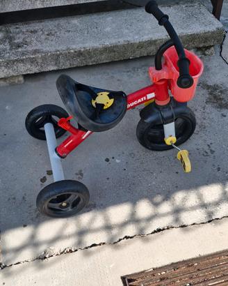 Triciclo Ducati per bambini senza manico spinta