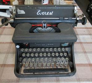 macchina da scrivere Everest da cm. 46 x prof. 37
