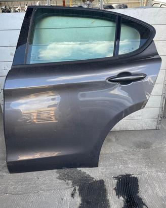 Porta posteriore sinistra alfa romeo stelvio del 2