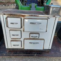 stufa a legna d'epoca