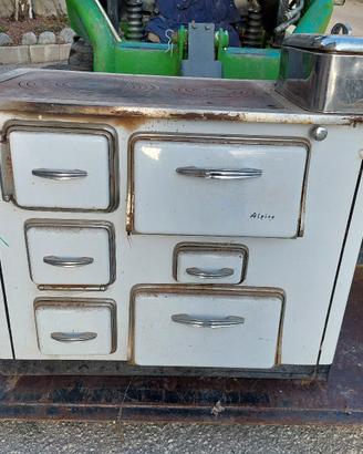 stufa a legna d'epoca