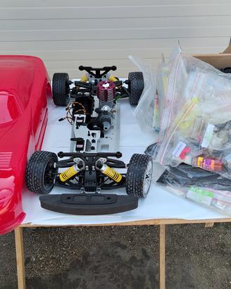 auto a scoppio viper 1:8 Bymco da montare