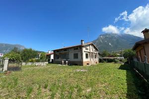 CASA INDIPENDENTE DA RISTRUTTURARE CON GIARDINO...