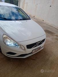 Volvo v60 r-design 1.6 d2 115cv